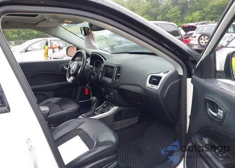 2019 Jeep Compass Latitude 4X4 from USA, damaged, VIN 3C4NJDBB9KT834332